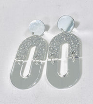 Ovaali -peiliakryylikorvakoru