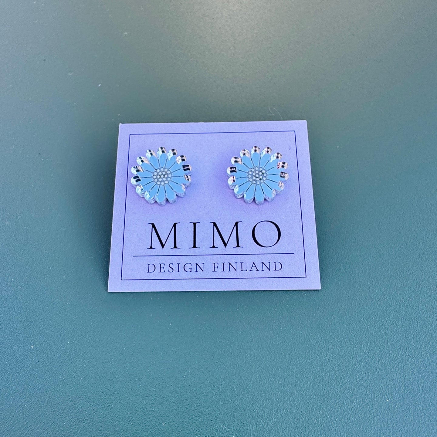 Päivänkakkara-nappikorvakorut – peiliakryyli