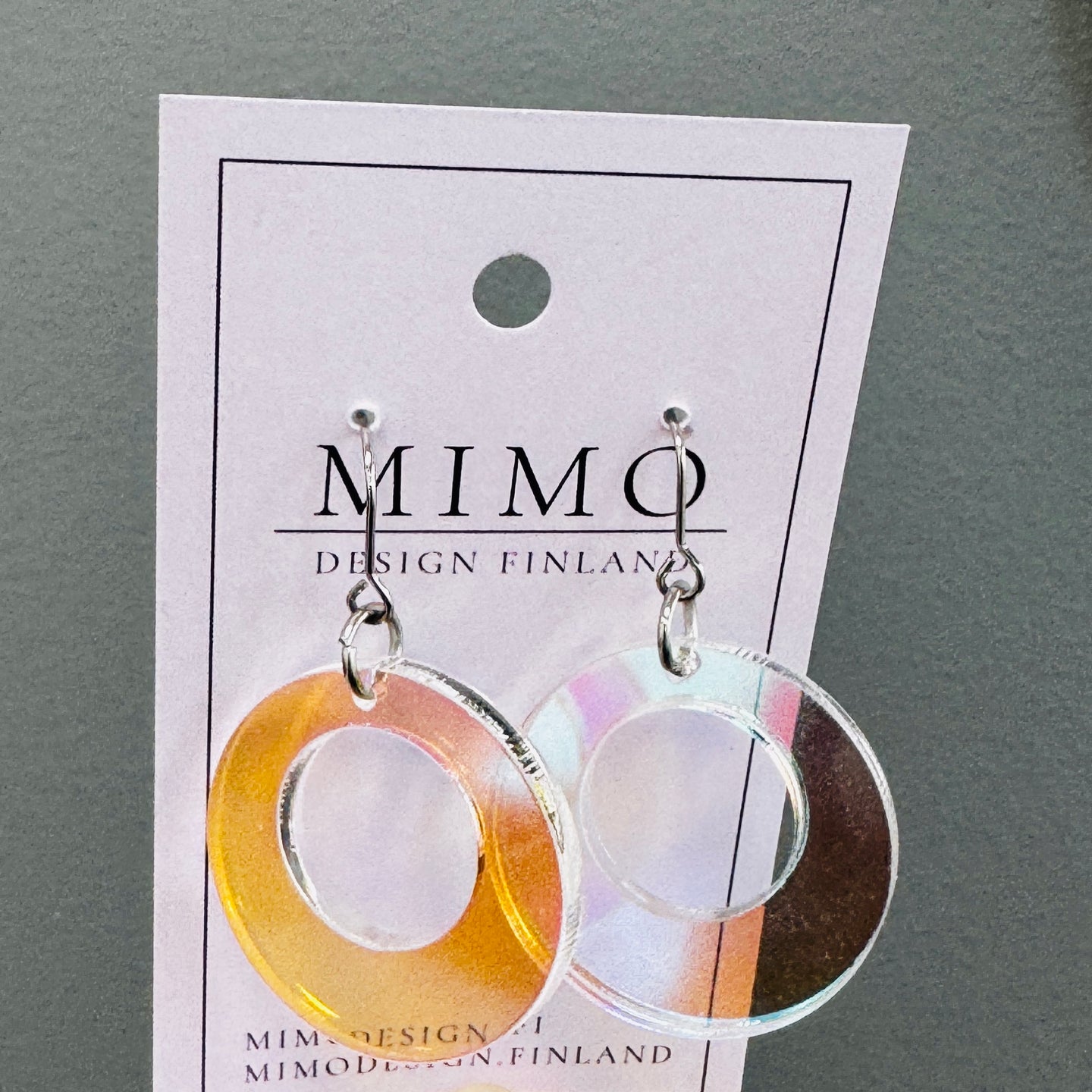 Pieni rengaskorvakorut – peiliakryyli